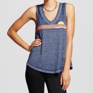 Zoe + Liv Blue Sangria & Sunsets Graphic Pull On Sleeveless Tank Top Shirt.